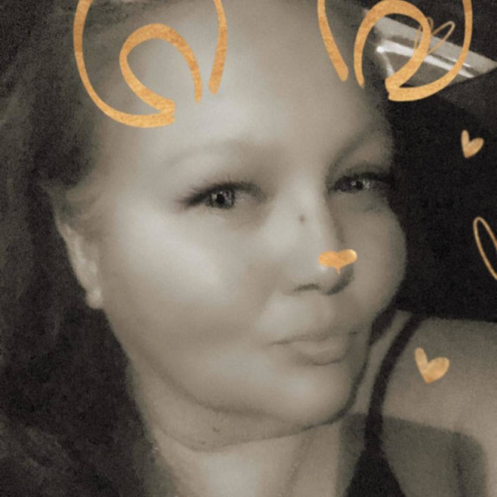 Meet your Posher, Yvonna